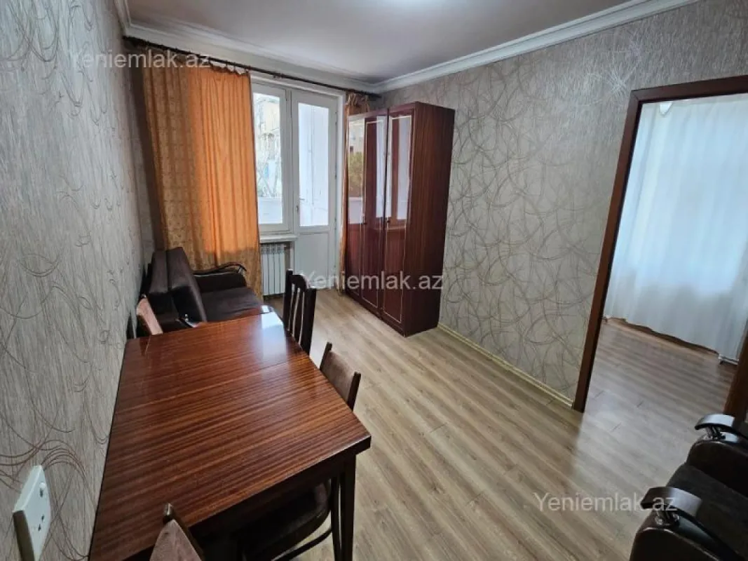 Satılır 2 otaqlı köhnə tikili 45 m²