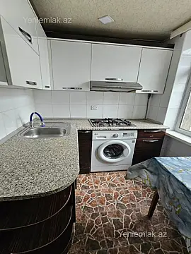 Satılır 2 otaqlı köhnə tikili 45 m²