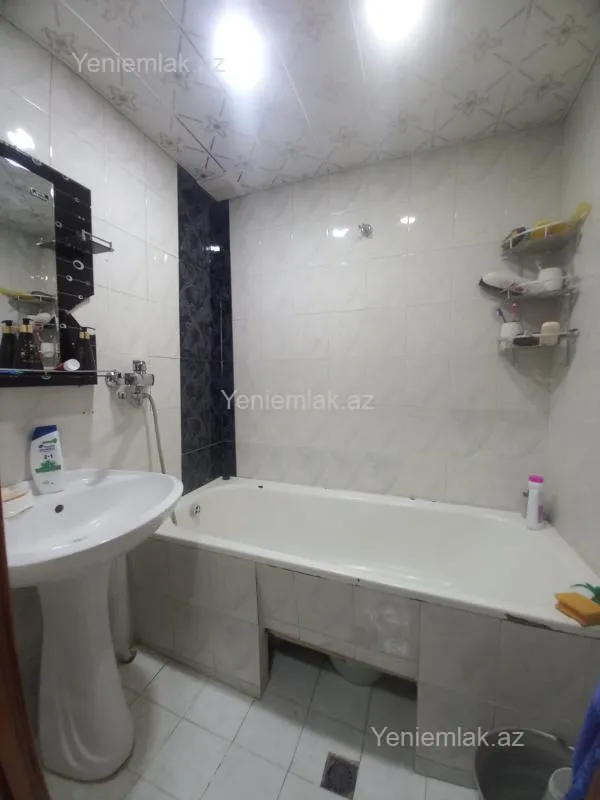 Satılır 3 otaqlı köhnə tikili 72 m²