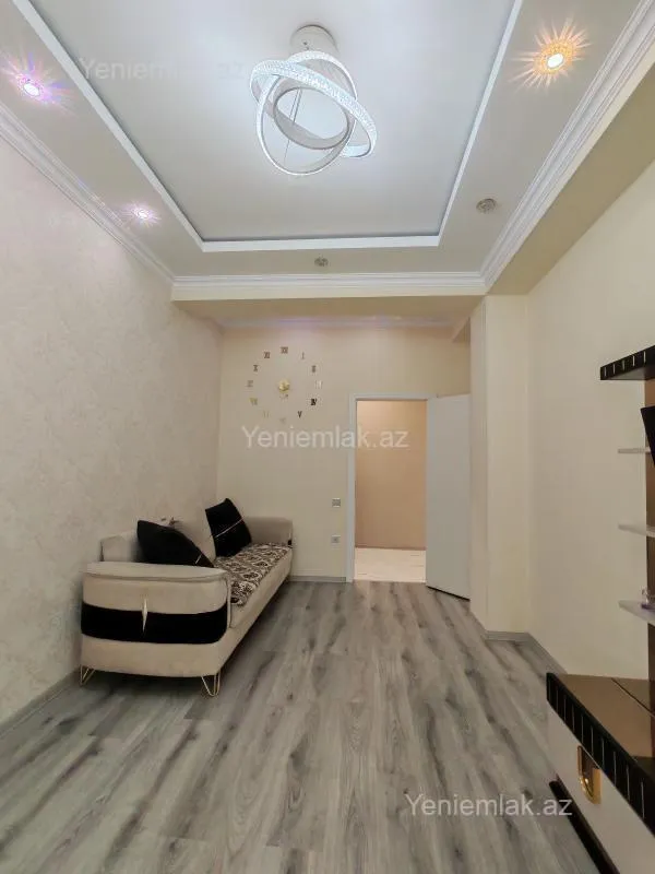 Satılır 3 otaqlı yeni tikili 76 m²
