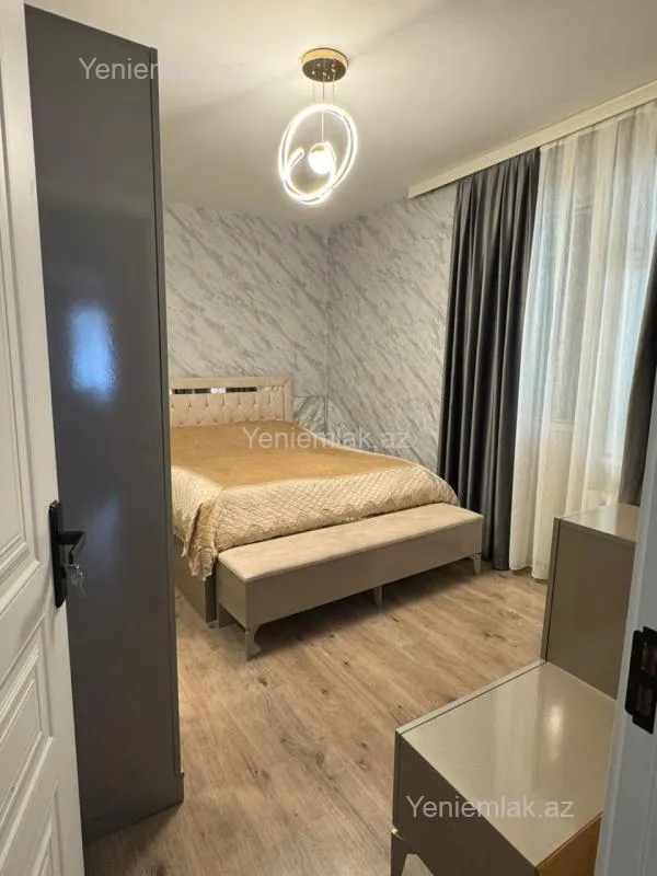 Satılır 2 otaqlı köhnə tikili 65 m²