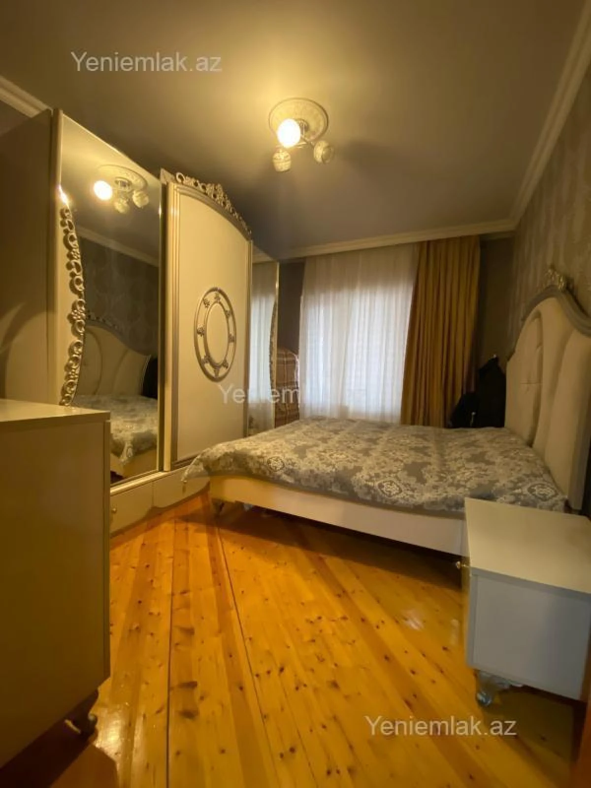 Satılır 2 otaqlı köhnə tikili 60 m²