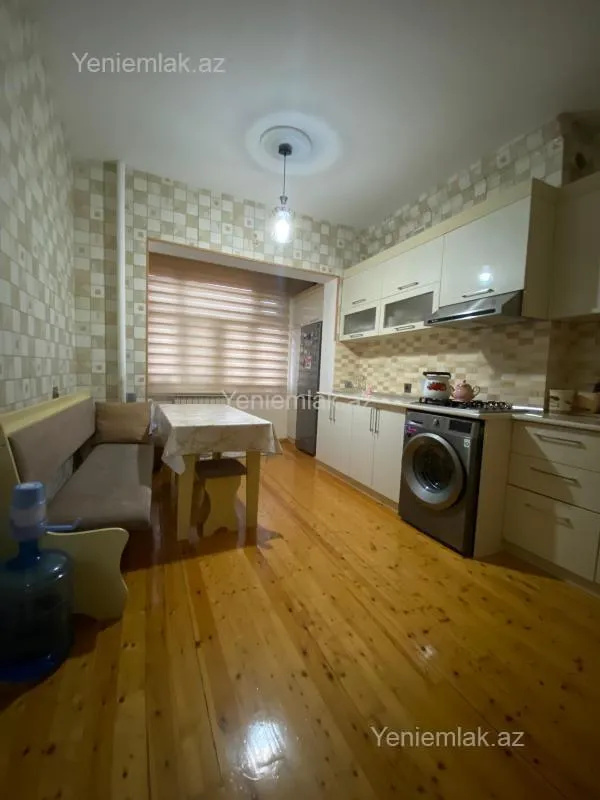 Satılır 2 otaqlı köhnə tikili 60 m²
