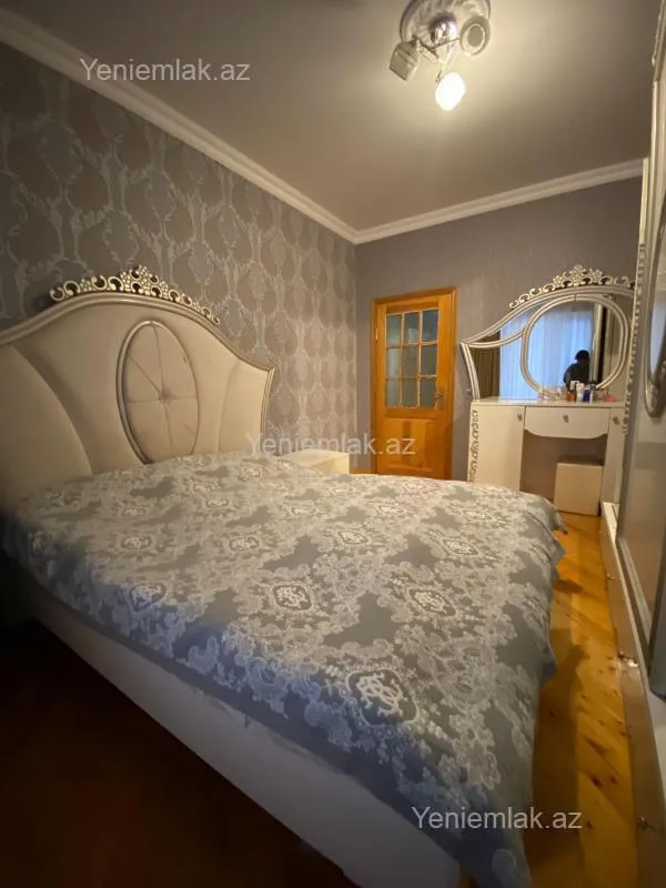 Satılır 2 otaqlı köhnə tikili 60 m²