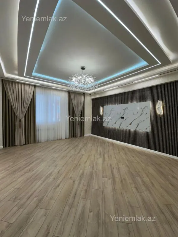 Satılır 3 otaqlı köhnə tikili 135 m²