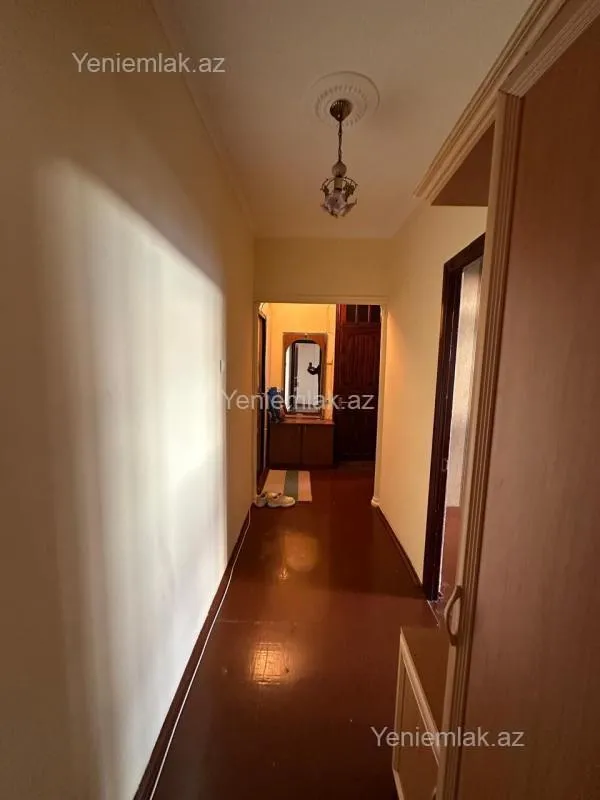 Satılır 2 otaqlı köhnə tikili 55 m²
