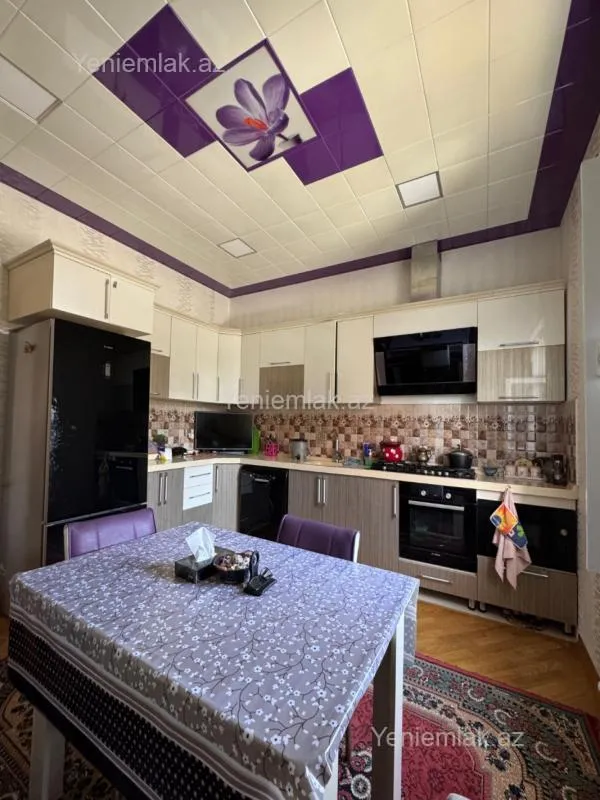 Satılır 6 otaqlı həyət evi 260 m²