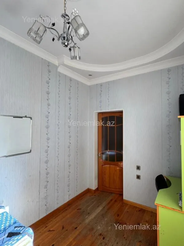 Satılır 6 otaqlı həyət evi 260 m²