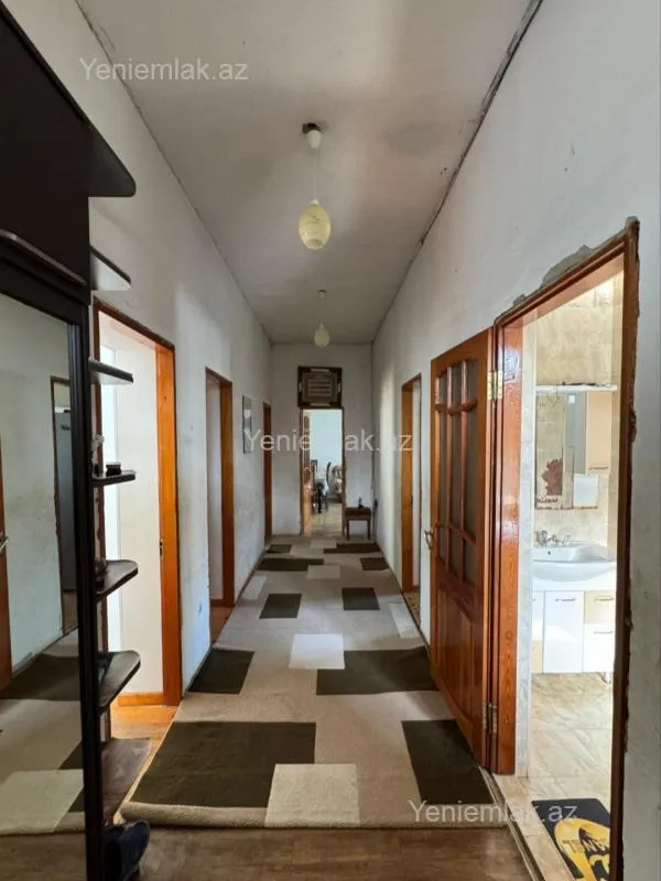 Satılır 6 otaqlı həyət evi 260 m²