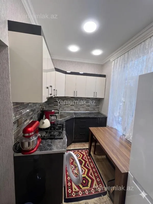 Satılır 2 otaqlı köhnə tikili 40 m²