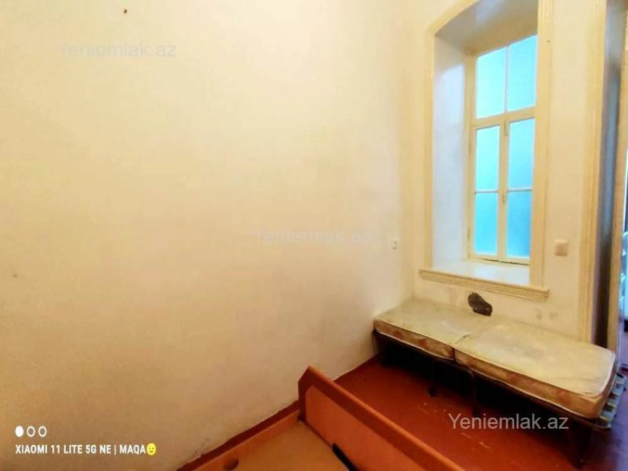 Satılır 2 otaqlı köhnə tikili 55 m²