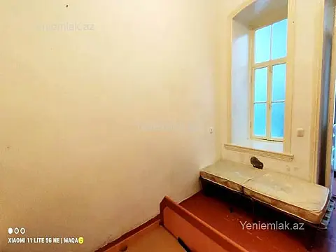 Satılır 2 otaqlı köhnə tikili 55 m²