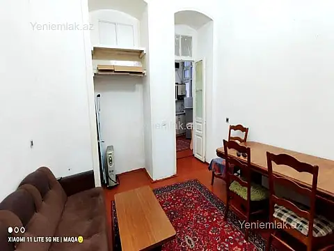 Satılır 2 otaqlı köhnə tikili 55 m²