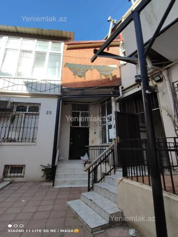 Satılır 2 otaqlı köhnə tikili 55 m²