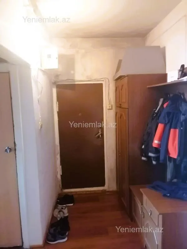 Satılır 3 otaqlı köhnə tikili 90 m²