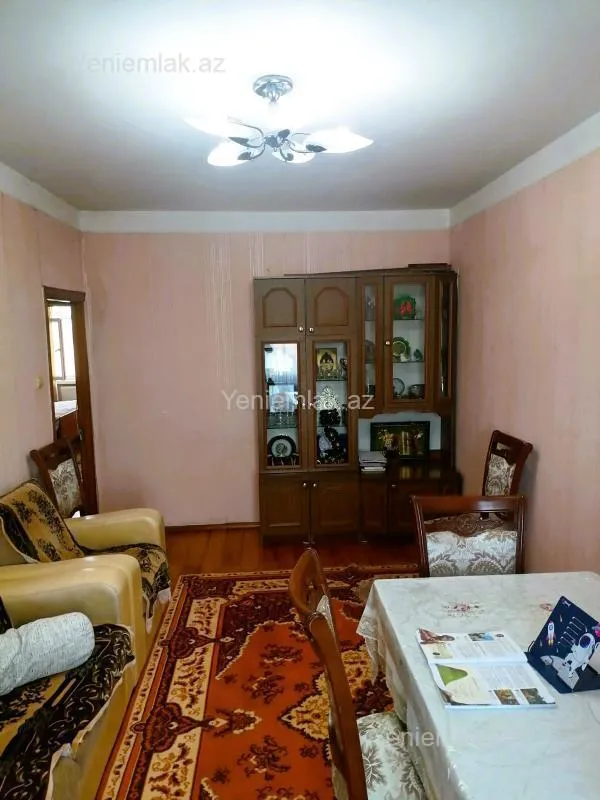 Satılır 3 otaqlı köhnə tikili 90 m²