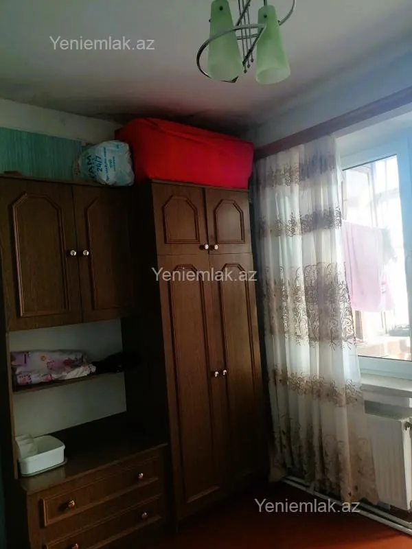 Satılır 3 otaqlı köhnə tikili 90 m²