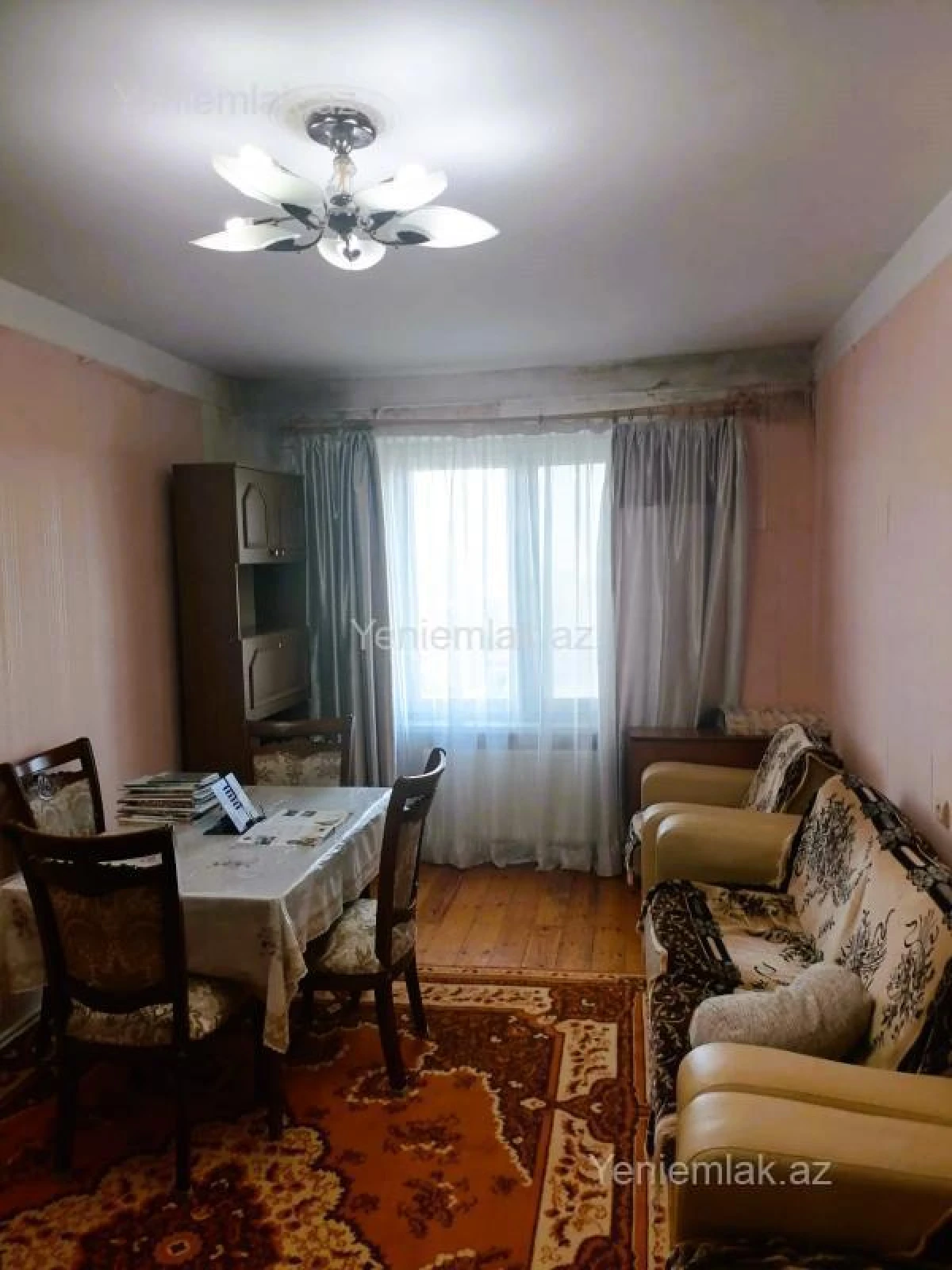 Satılır 3 otaqlı köhnə tikili 90 m²