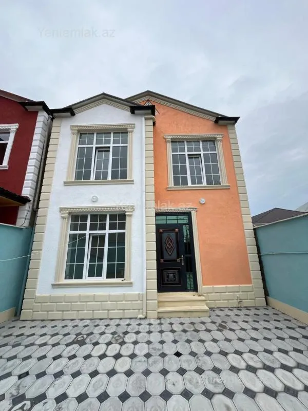 Satılır 4 otaqlı həyət evi 140 m²