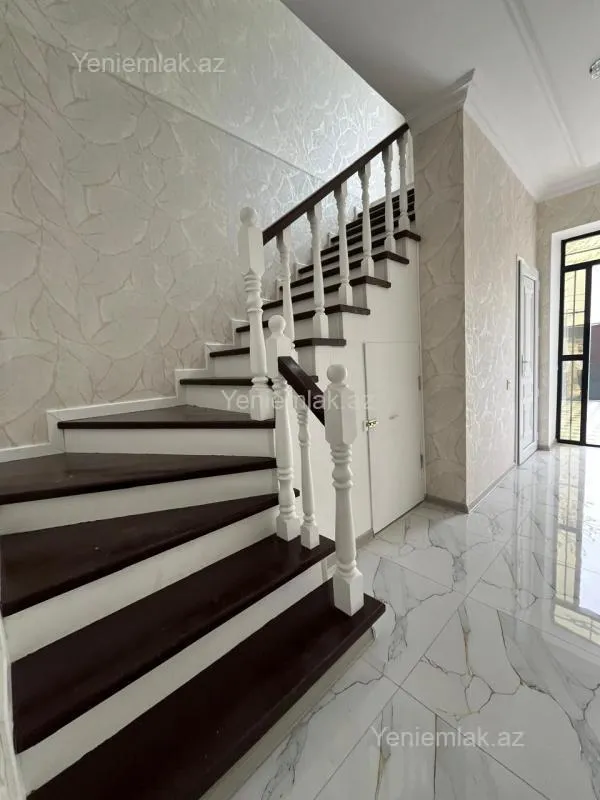 Satılır 4 otaqlı həyət evi 140 m²