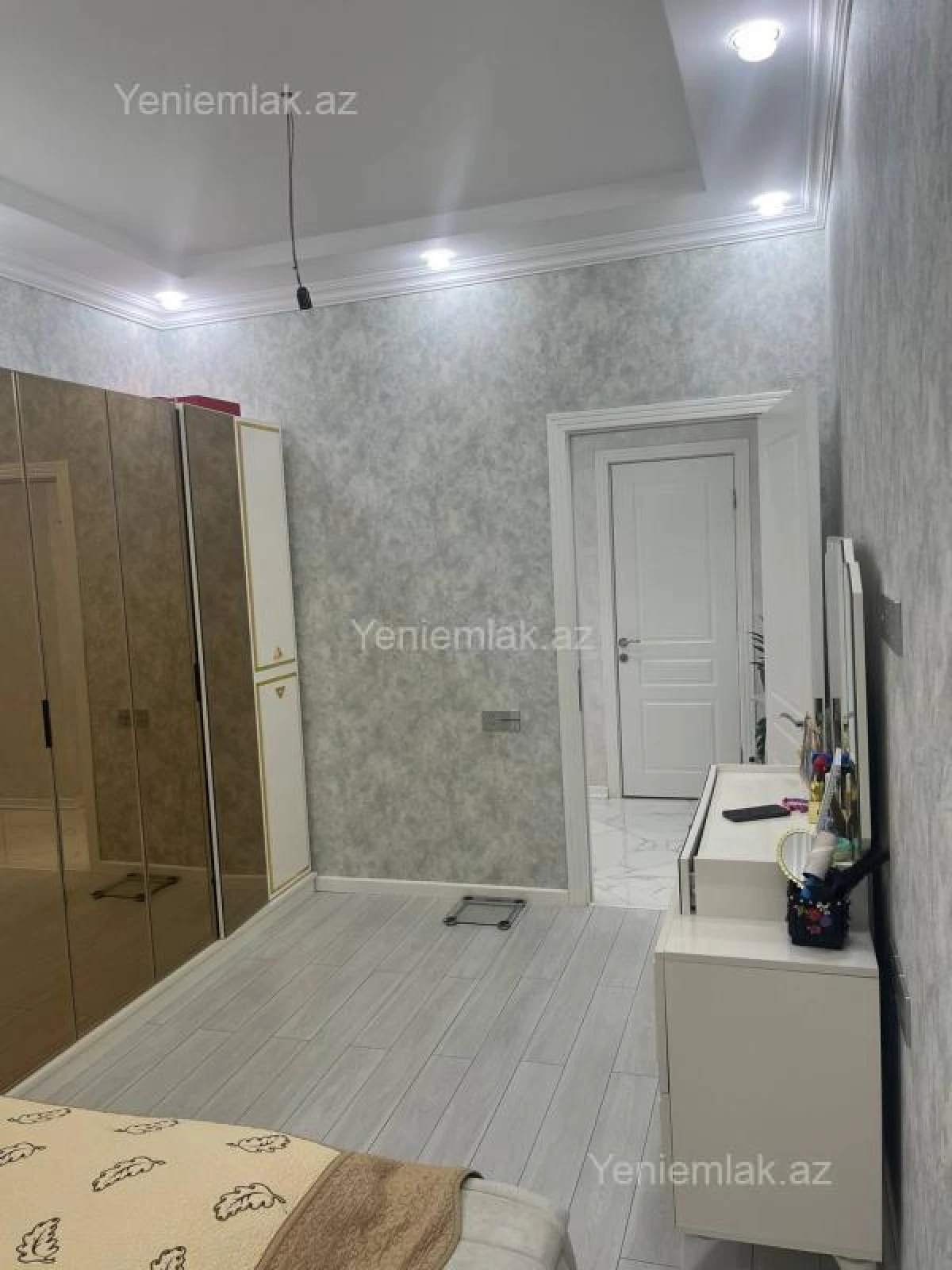 Satılır 3 otaqlı yeni tikili 83 m²
