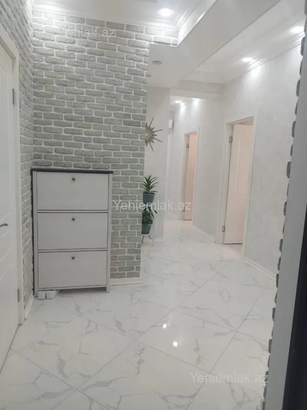 Satılır 3 otaqlı yeni tikili 83 m²