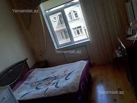 Satılır 6 otaqlı həyət evi 170 m²