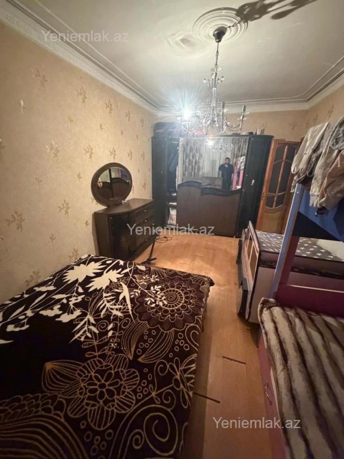 Satılır 2 otaqlı köhnə tikili 60 m²