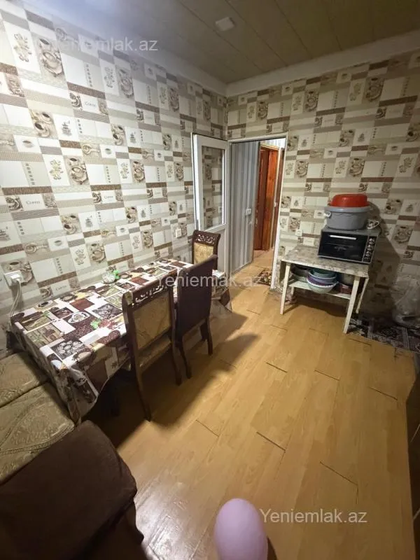 Satılır 2 otaqlı köhnə tikili 60 m²