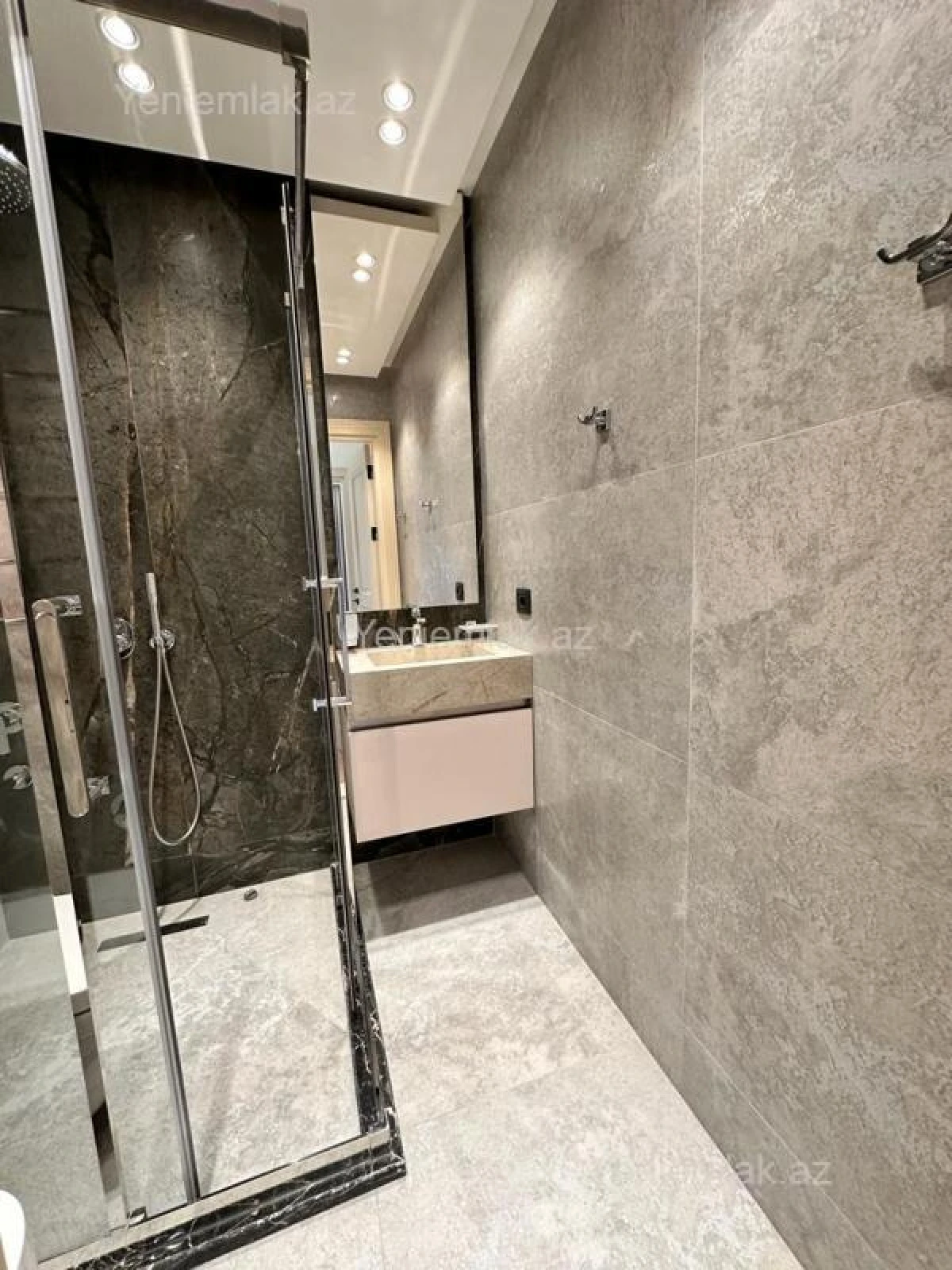 Satılır 3 otaqlı yeni tikili 174 m²