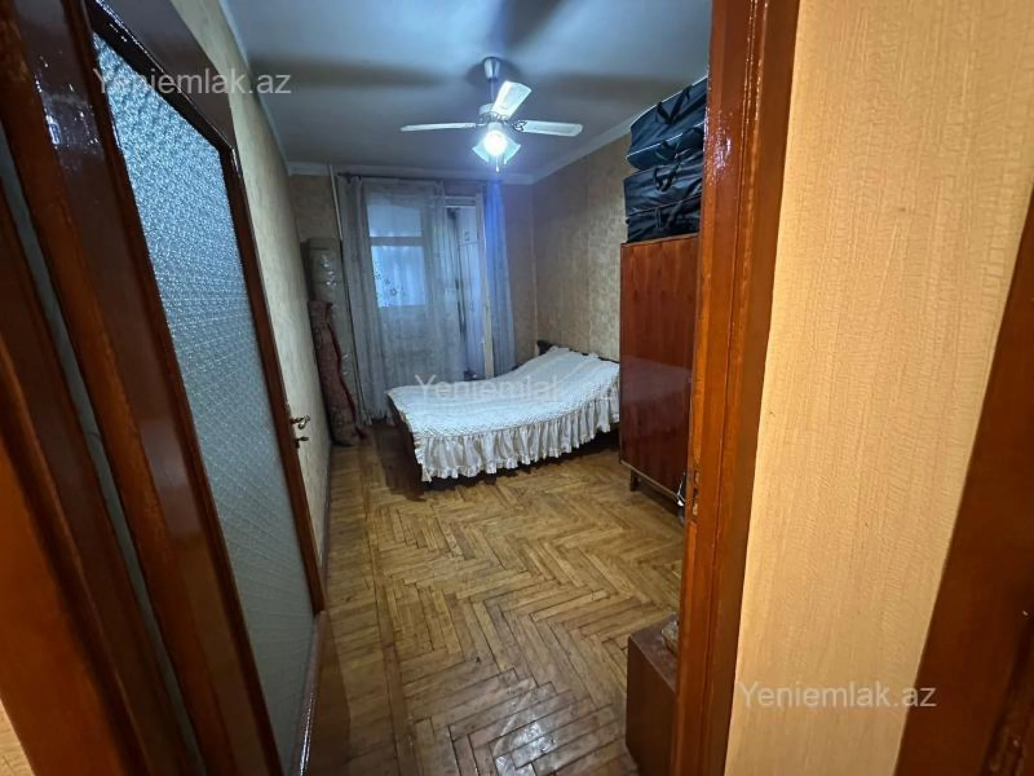 Satılır 3 otaqlı köhnə tikili 90 m²