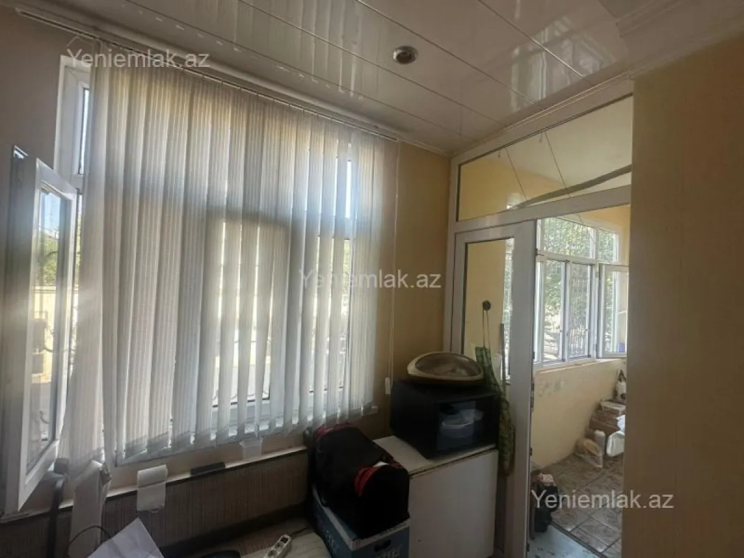 Satılır 3 otaqlı köhnə tikili 90 m²