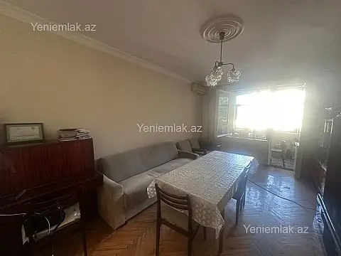 Satılır 3 otaqlı köhnə tikili 90 m²