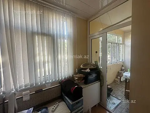 Satılır 3 otaqlı köhnə tikili 90 m²