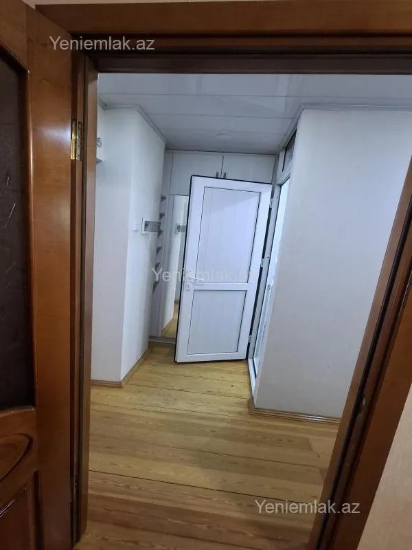 Satılır 1 otaqlı köhnə tikili 30 m²