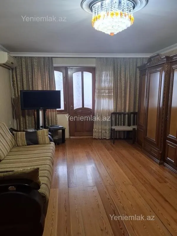 Satılır 1 otaqlı köhnə tikili 30 m²