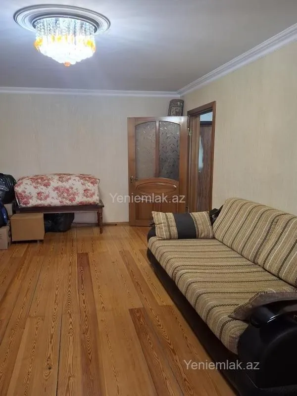 Satılır 1 otaqlı köhnə tikili 30 m²