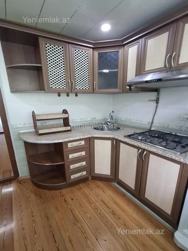 Satılır 1 otaqlı köhnə tikili 30 m²