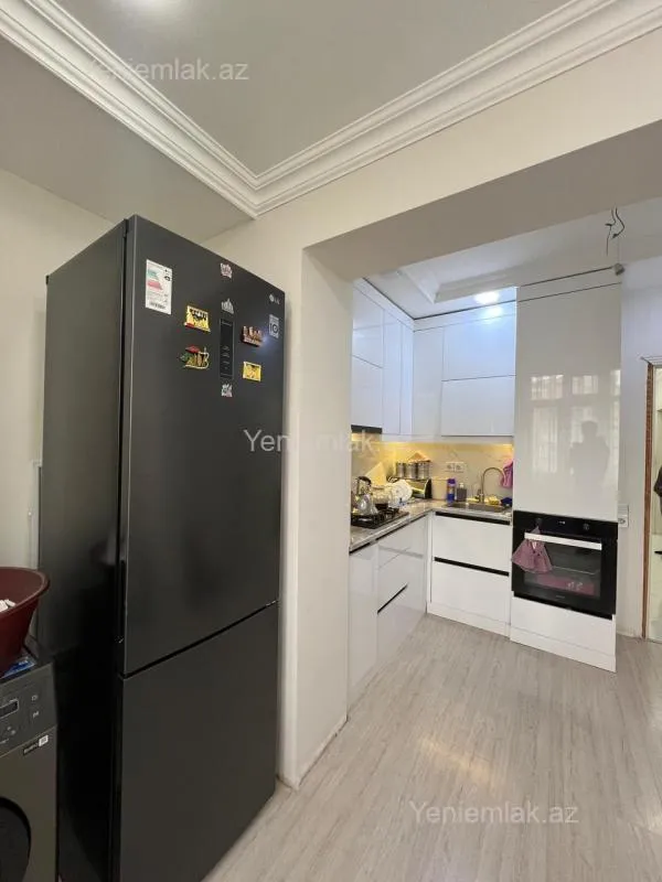 Satılır 3 otaqlı köhnə tikili 80 m²