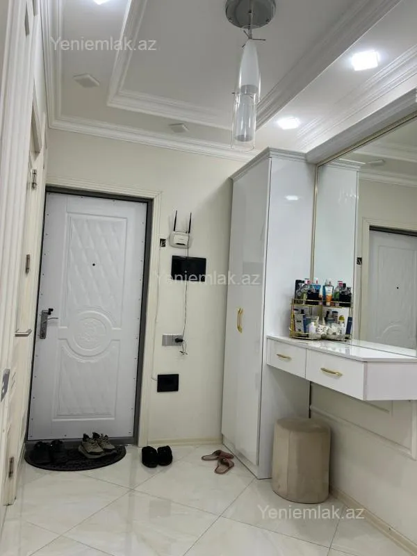 Satılır 3 otaqlı köhnə tikili 80 m²