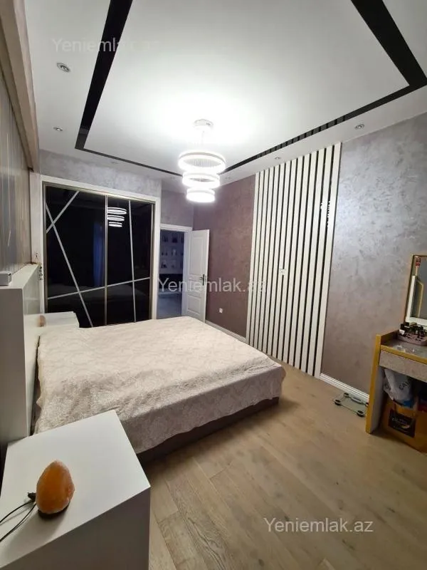 Satılır 3 otaqlı yeni tikili 120 m²