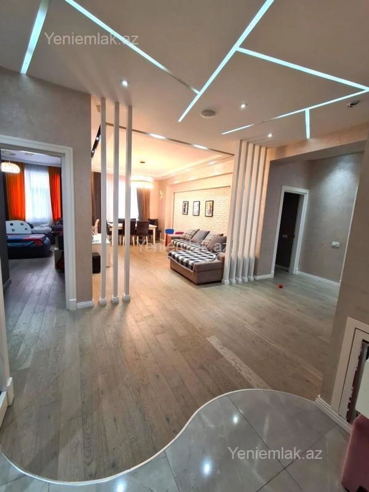 Satılır 3 otaqlı yeni tikili 120 m²