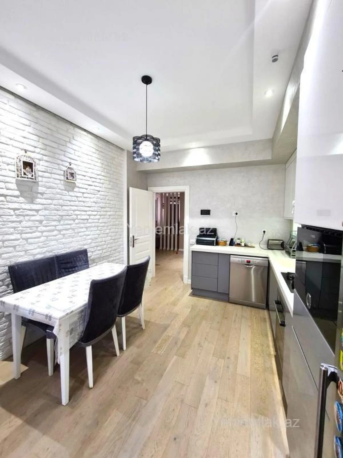 Satılır 3 otaqlı yeni tikili 120 m²