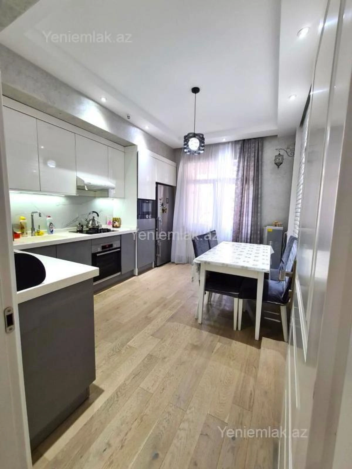 Satılır 3 otaqlı yeni tikili 120 m²