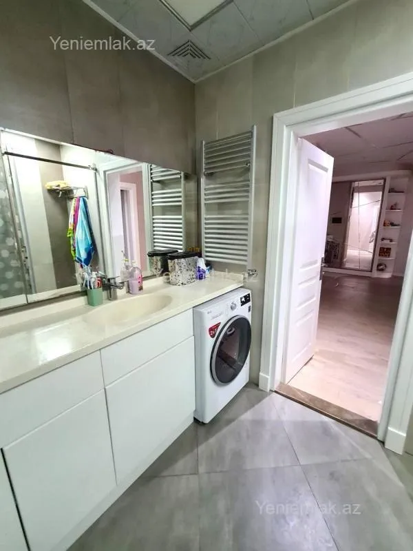 Satılır 3 otaqlı yeni tikili 120 m²
