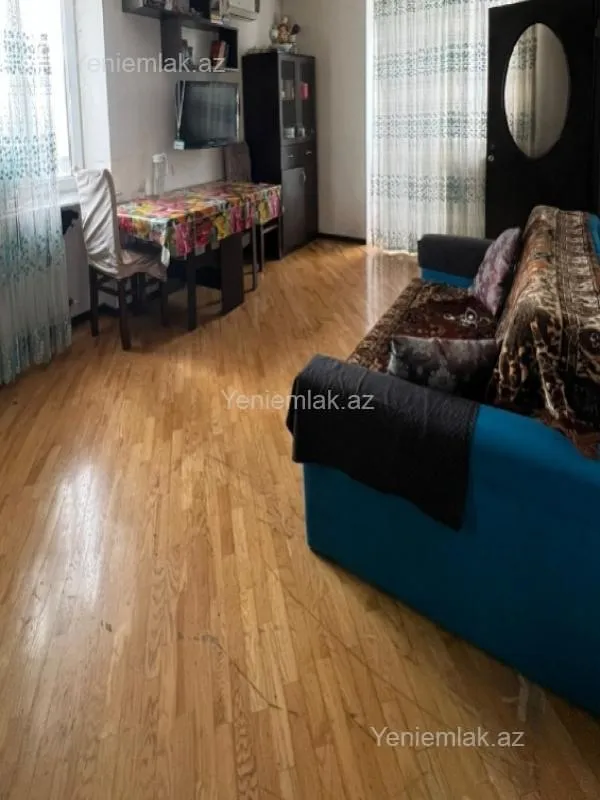 Satılır 2 otaqlı köhnə tikili 30 m²