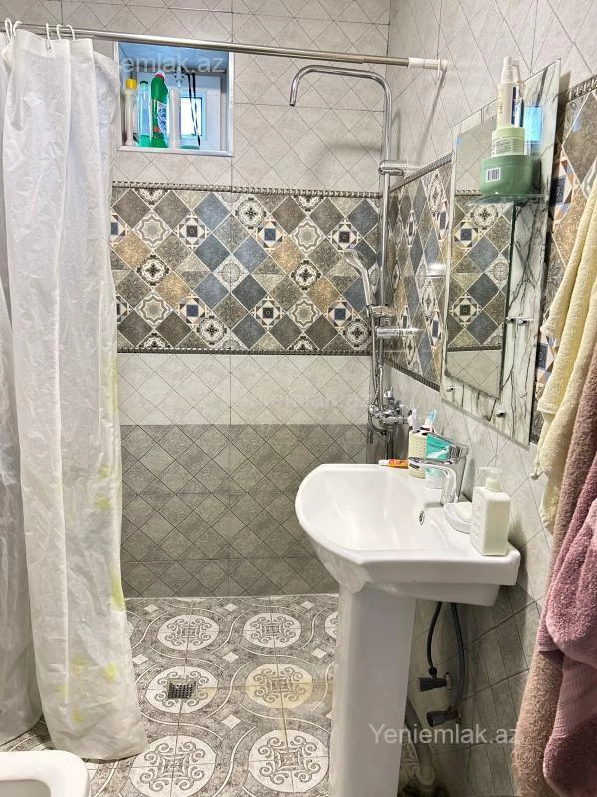 Satılır 5 otaqlı həyət evi 160 m²