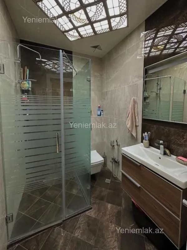 Satılır 4 otaqlı yeni tikili 150 m²