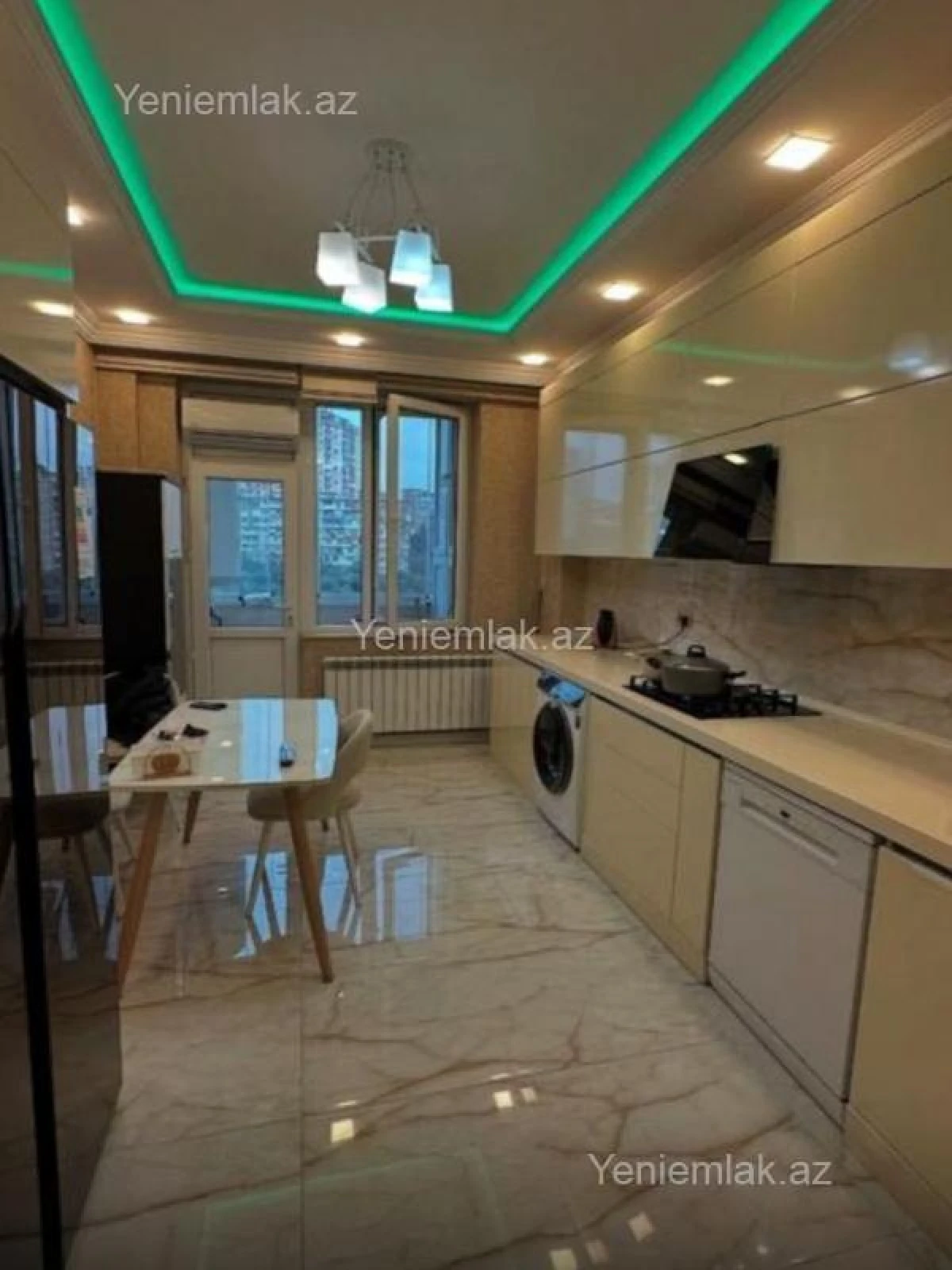 Satılır 4 otaqlı yeni tikili 150 m²