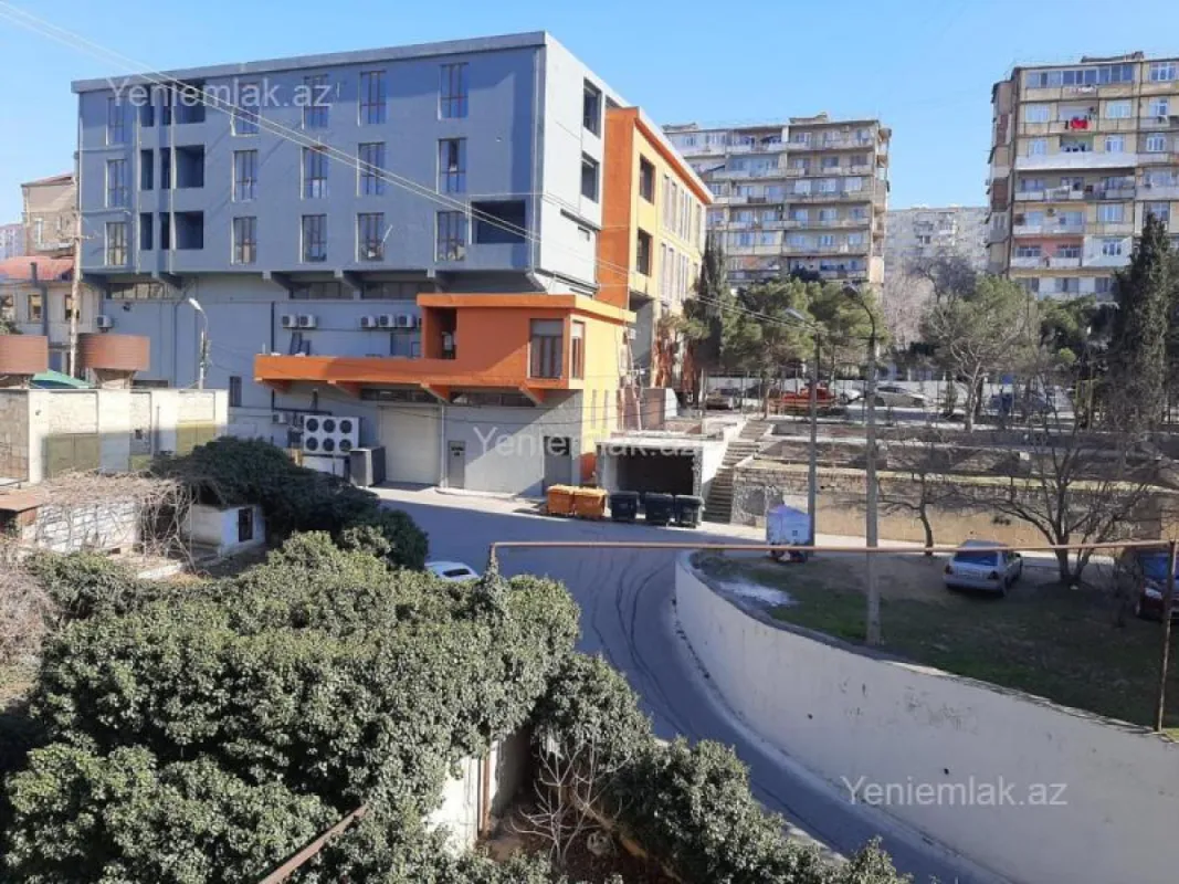 Satılır 3 otaqlı köhnə tikili 60 m²